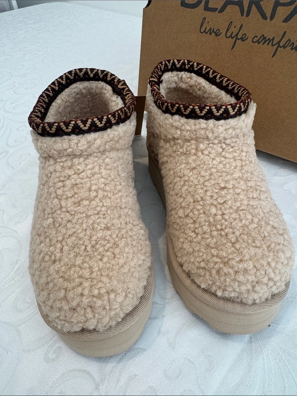 Bearpaw Kids Faux Fur Slipper. Size 13
